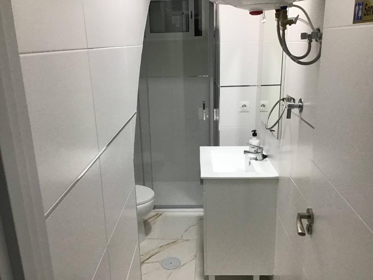 Room In Apartment - Habitacion Multiple 04 Carpetana 马德里 外观 照片