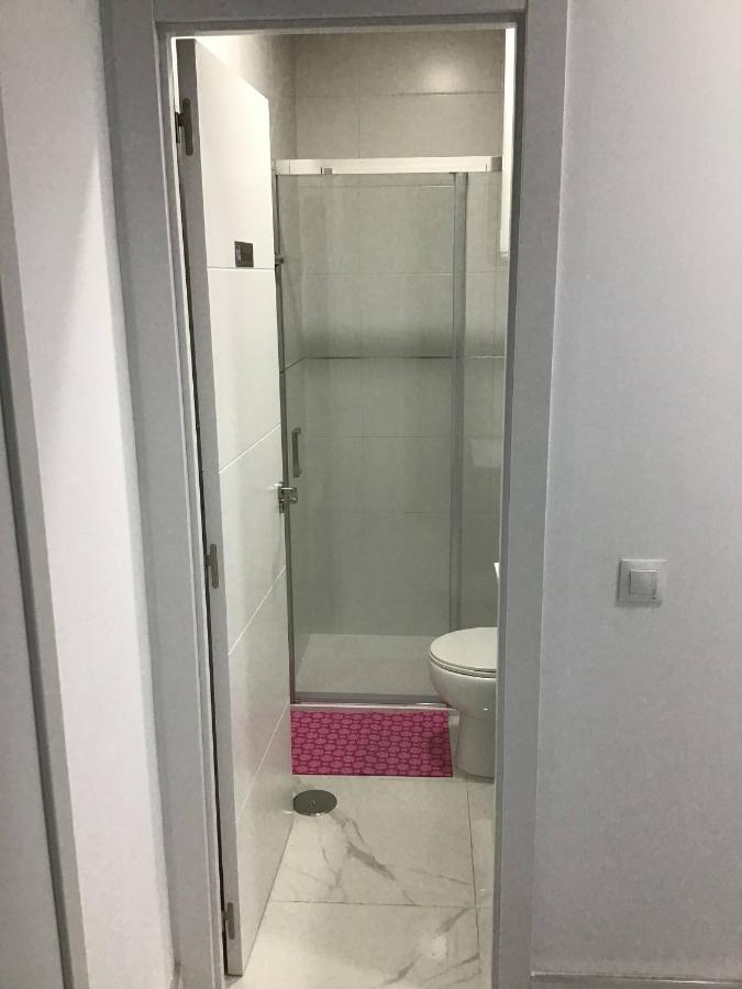 Room In Apartment - Habitacion Multiple 04 Carpetana 马德里 外观 照片