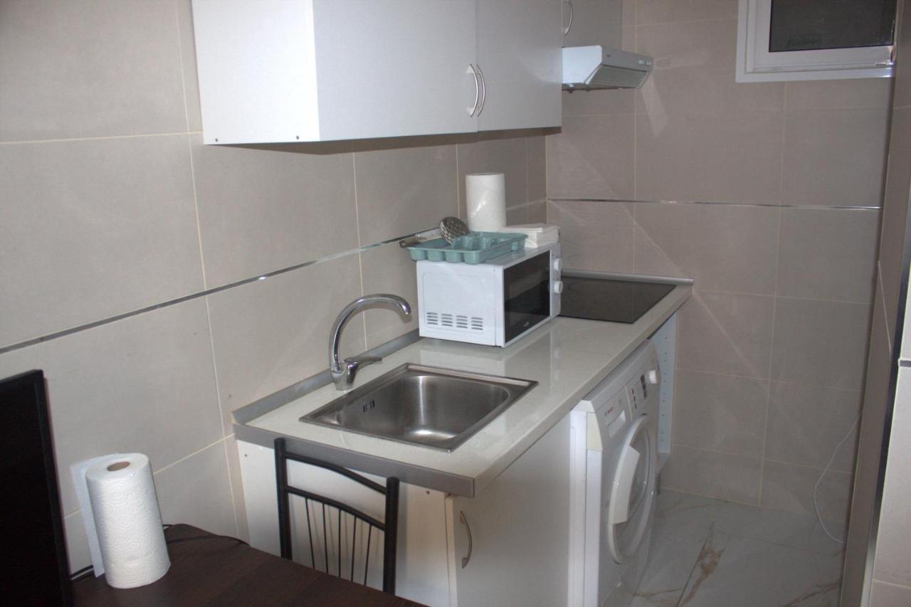 Room In Apartment - Habitacion Multiple 04 Carpetana 马德里 外观 照片